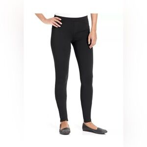 NWT Hue
Women's Ponte Leggings XL